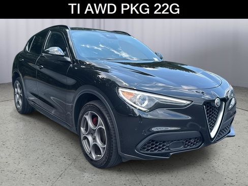 Used 2022 Alfa Romeo Stelvio Ti w/ Active Assist Plus Package AWD/4WD image 2