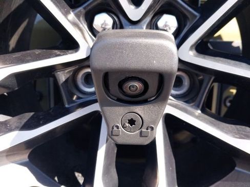 Used 2025 Jeep Wrangler Unlimited Rubicon image 24