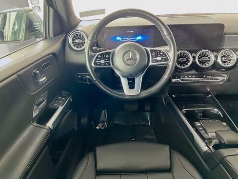 Used 2023 Mercedes-Benz GLB 250 4MATIC image 23