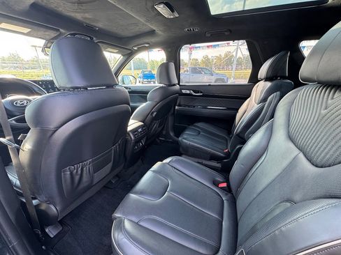 Used 2023 Hyundai Palisade Calligraphy image 12