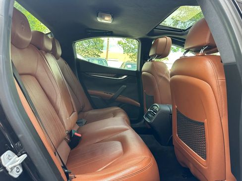 Used 2018 Maserati Ghibli RWD image 22