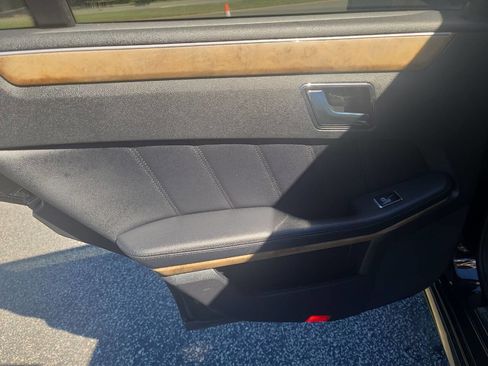 Used 2011 Mercedes-Benz E 350 4MATIC Sedan image 29