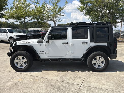 Used 2016 Jeep Wrangler Unlimited Sport w/ Quick Order Package 24S AWD/4WD image 4