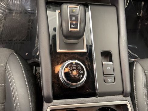 Used 2024 Mitsubishi Outlander SE Black Edition image 13