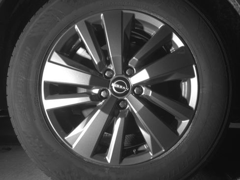 Used 2025 Nissan Pathfinder SV FWD image 15