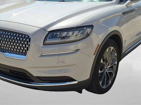 Used 2022 Lincoln Nautilus Reserve AWD/4WD image 11