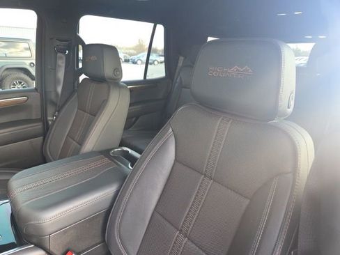 Used 2025 Chevrolet Tahoe High Country image 16