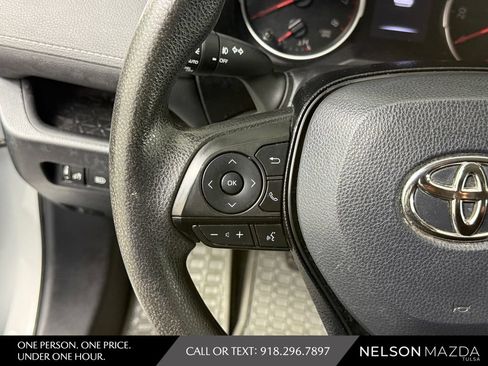 Used 2021 Toyota RAV4 XLE AWD/4WD image 23