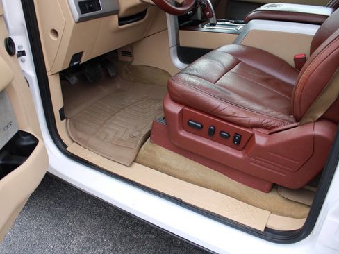 Used 2014 Ford F150 King Ranch w/ King Ranch Luxury Package image 20