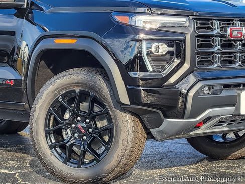 New 2025 GMC Canyon AT4 image 3