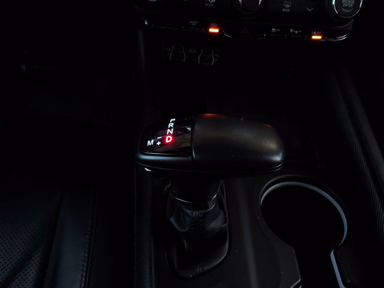 Used 2021 Dodge Durango R/T w/ Technology Group RWD image 34