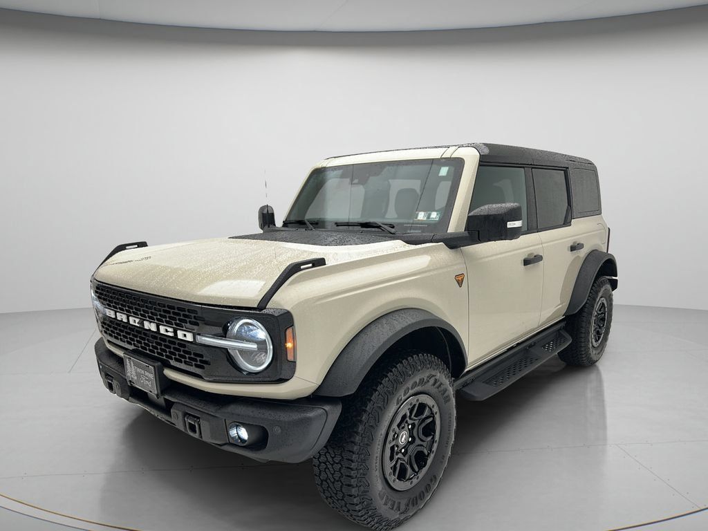Used 2025 Ford Bronco Badlands AWD/4WD image 3