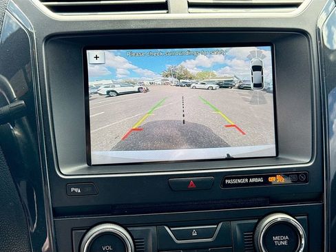 Used 2017 Ford Explorer XLT w/ Equipment Group 202A image 31