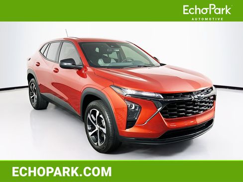 Used 2024 Chevrolet Trax RS FWD image 1
