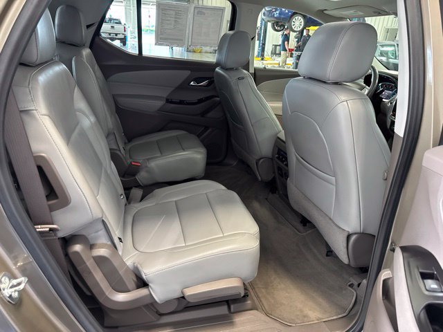 Used 2020 Chevrolet Traverse LT w/ LT Premium Package FWD image 13