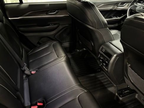 Used 2024 Jeep Grand Cherokee Limited w/ Black Appearance Package RWD image 19