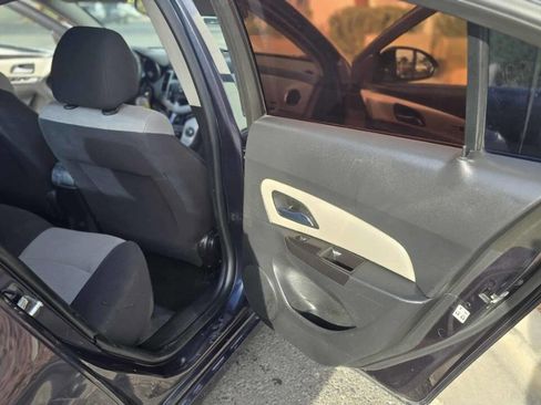 Used 2015 Chevrolet Cruze LS image 11