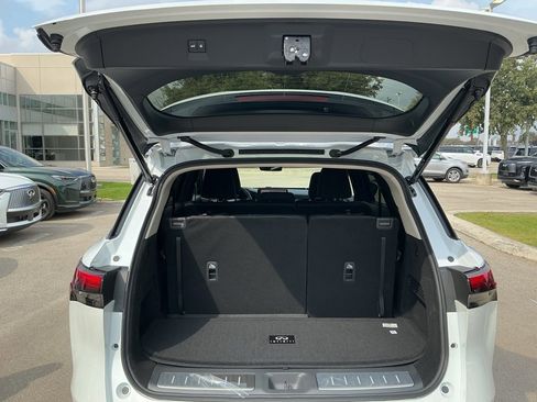 New 2026 INFINITI QX60 Luxe w/ Family Package image 30