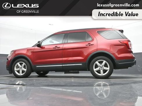 Used 2018 Ford Explorer XLT w/ Equipment Group 202A FWD image 37