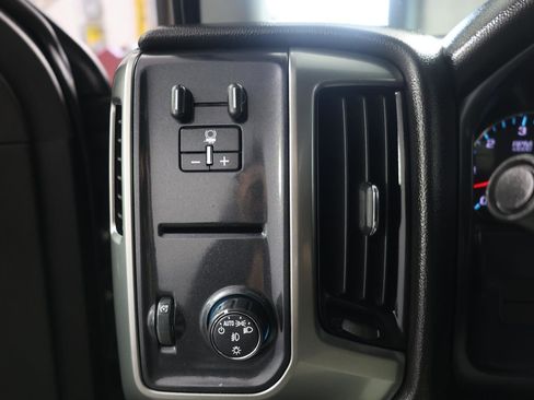 Used 2018 Chevrolet Silverado 1500 LT w/ All Star Edition RWD image 16