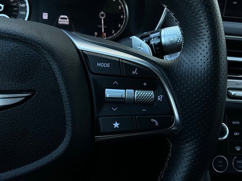 Used 2025 Genesis G70 2.5T image 37