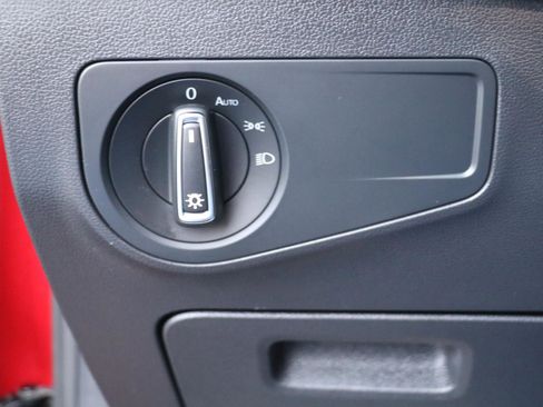 Used 2022 Volkswagen Tiguan SE AWD/4WD image 16