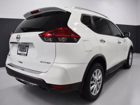 Used 2017 Nissan Rogue SV w/ Sun & Sound Touring Package AWD/4WD image 8