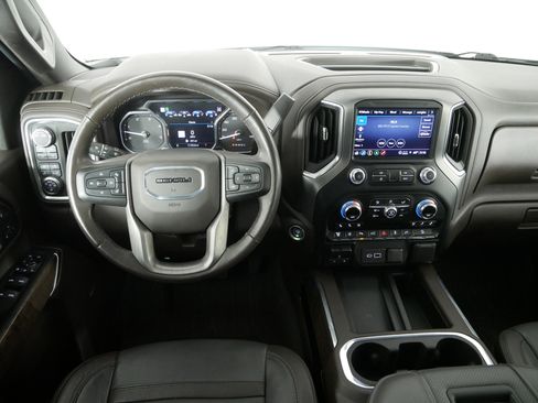Used 2021 GMC Sierra 3500 Denali w/ Denali Ultimate Package AWD/4WD image 21