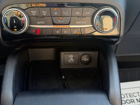 Used 2022 Ford Escape Titanium w/ Titanium Elite Package image 13