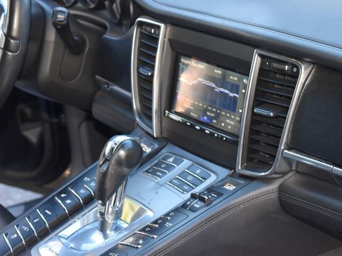 Used 2010 Porsche Panamera Turbo image 12