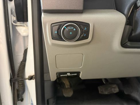 Used 2022 Ford F250 XL w/ Power Equipment Group image 12