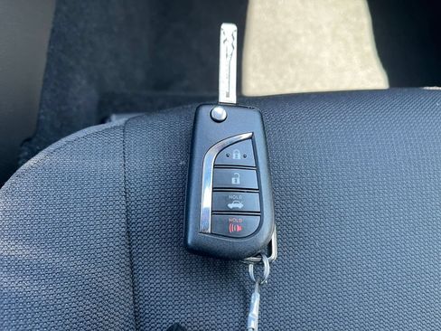 Used 2025 Toyota Corolla LE FWD image 21