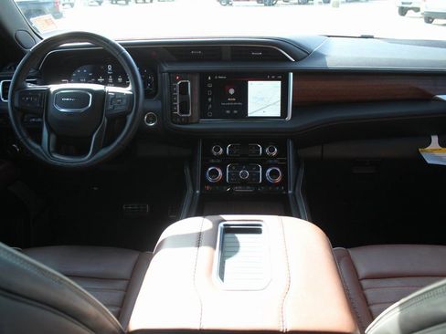 Used 2024 GMC Yukon Denali Ultimate image 10
