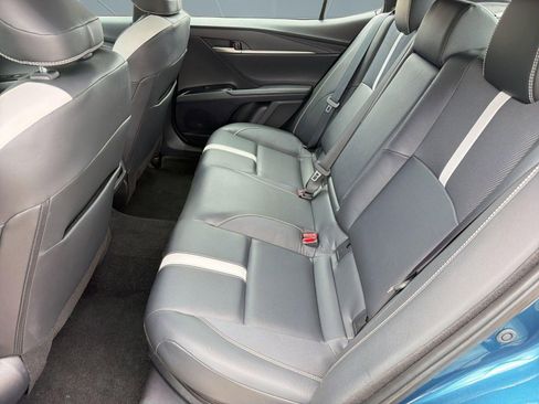 Used 2025 Toyota Camry SE image 15