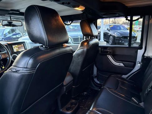 Used 2013 Jeep Wrangler Unlimited Sahara w/ Dual Top Group image 28