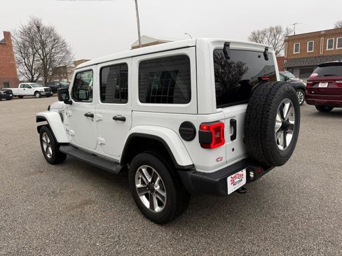 Certified 2019 Jeep Wrangler Unlimited Sahara image 6