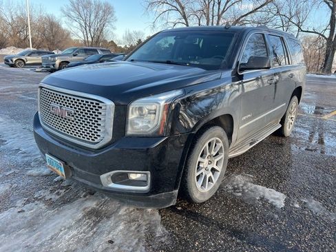 Used 2015 GMC Yukon Denali w/ Touring Package image 3