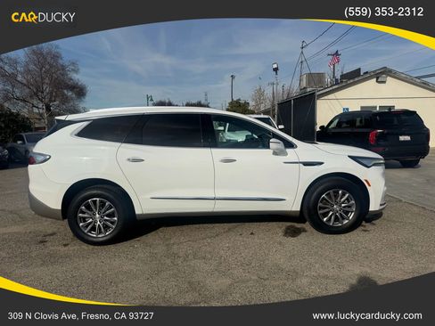 Used 2022 Buick Enclave Essence image 4
