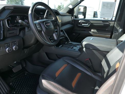 Used 2024 GMC Sierra 2500 AT4 w/ AT4 Preferred Package image 11