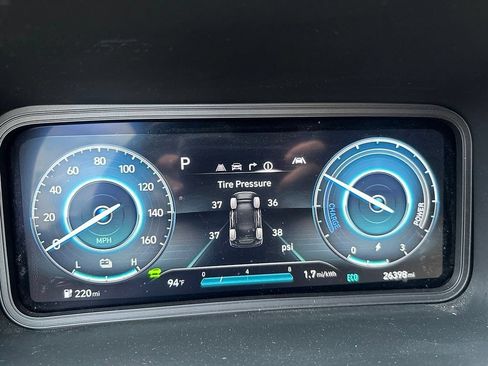 Used 2023 Hyundai Kona Limited FWD image 10