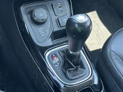 Used 2018 Jeep Compass Limited AWD/4WD image 29