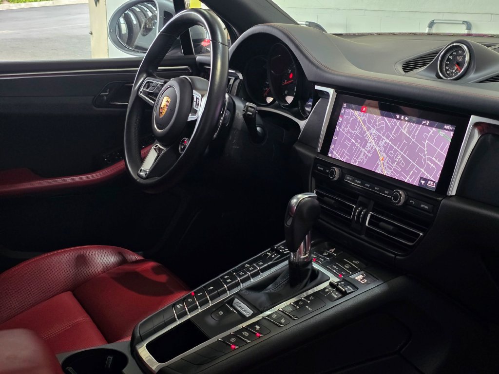 Used 2021 Porsche Macan GTS w/ Premium Package Plus (PF9) AWD/4WD image 32