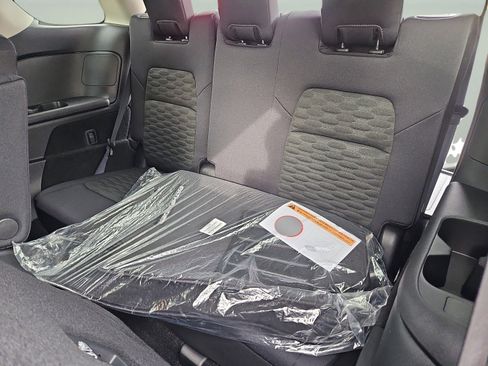 New 2025 Nissan Pathfinder SV w/ SV Premium Package image 21