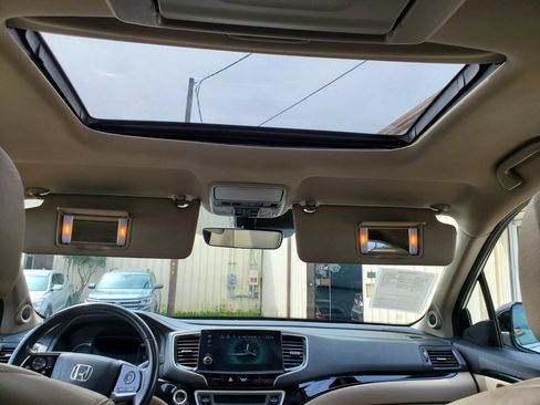 Used 2019 Honda Pilot Touring image 45