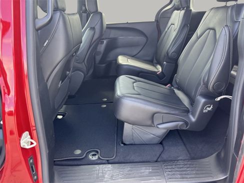 New 2026 Chrysler Pacifica Select image 18