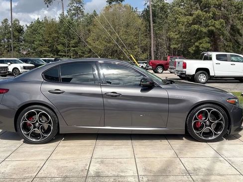 Used 2023 Alfa Romeo Giulia Veloce image 16