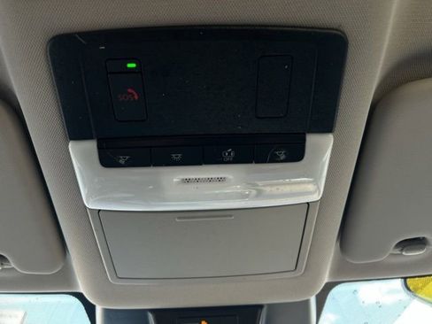 Used 2023 Nissan Rogue SV image 45