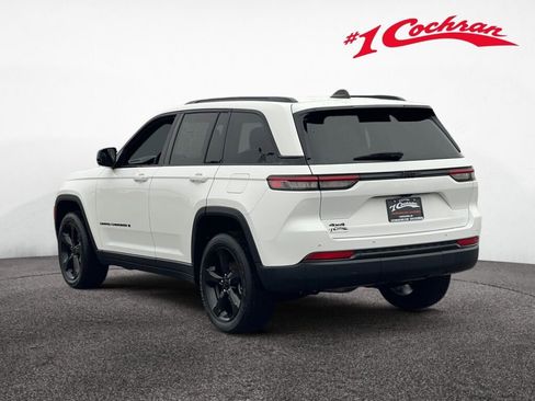 Used 2023 Jeep Grand Cherokee Altitude image 15