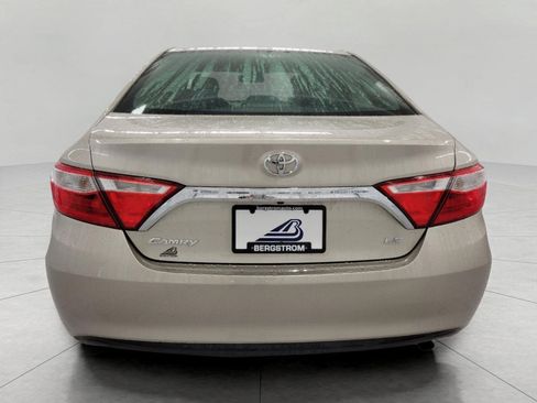 Used 2016 Toyota Camry LE image 24