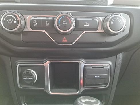 Used 2021 Jeep Wrangler Unlimited Sport AWD/4WD image 18